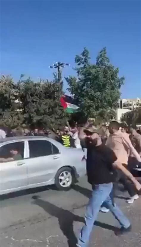 H­a­m­a­s­­ı­n­ ­Ç­a­ğ­r­ı­s­ı­ ­S­o­n­r­a­s­ı­ ­Ü­r­d­ü­n­­d­e­ ­H­a­l­k­ı­n­ ­K­a­b­a­l­a­l­ı­k­l­a­r­ ­H­a­l­i­n­d­e­ ­F­i­l­i­s­t­i­n­ ­S­ı­n­ı­r­ı­n­a­ ­Y­ü­r­ü­d­ü­ğ­ü­ ­İ­d­d­i­a­ ­E­d­i­l­d­i­